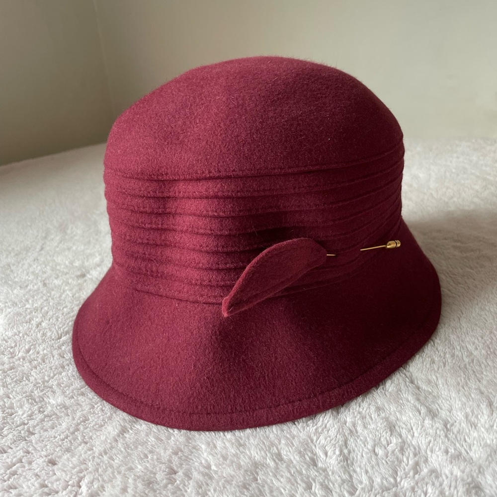 Burgundy wool felt hat